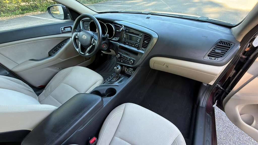 Used 2012 Kia Optima LX FWD image 28