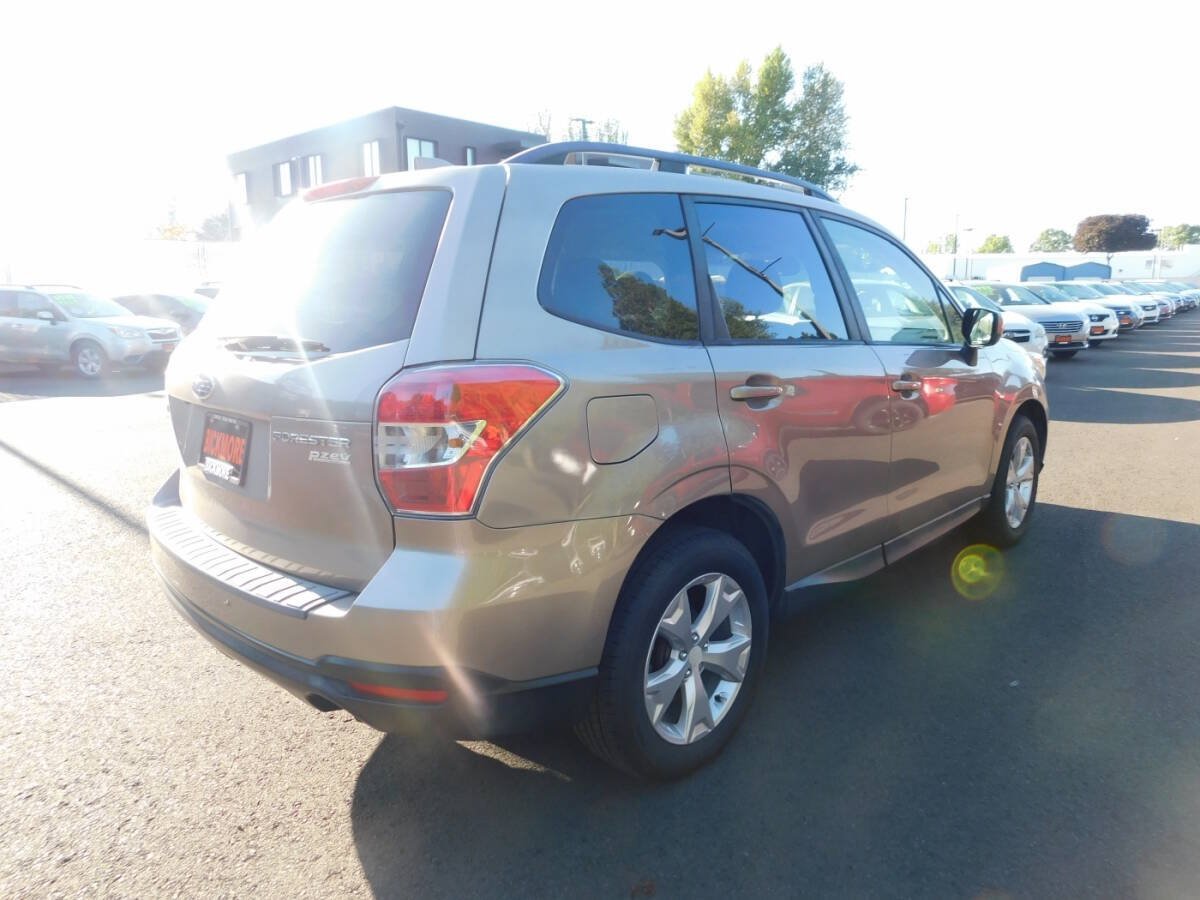 Used 2016 Subaru Forester 2.5i Premium w/ Popular Package #2 AWD/4WD image 2
