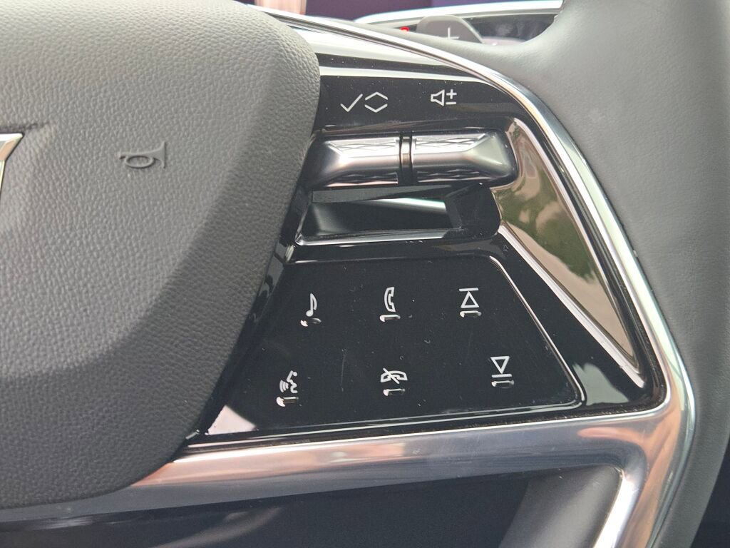 Used 2025 Cadillac Escalade Sport w/ Touring Package image 40