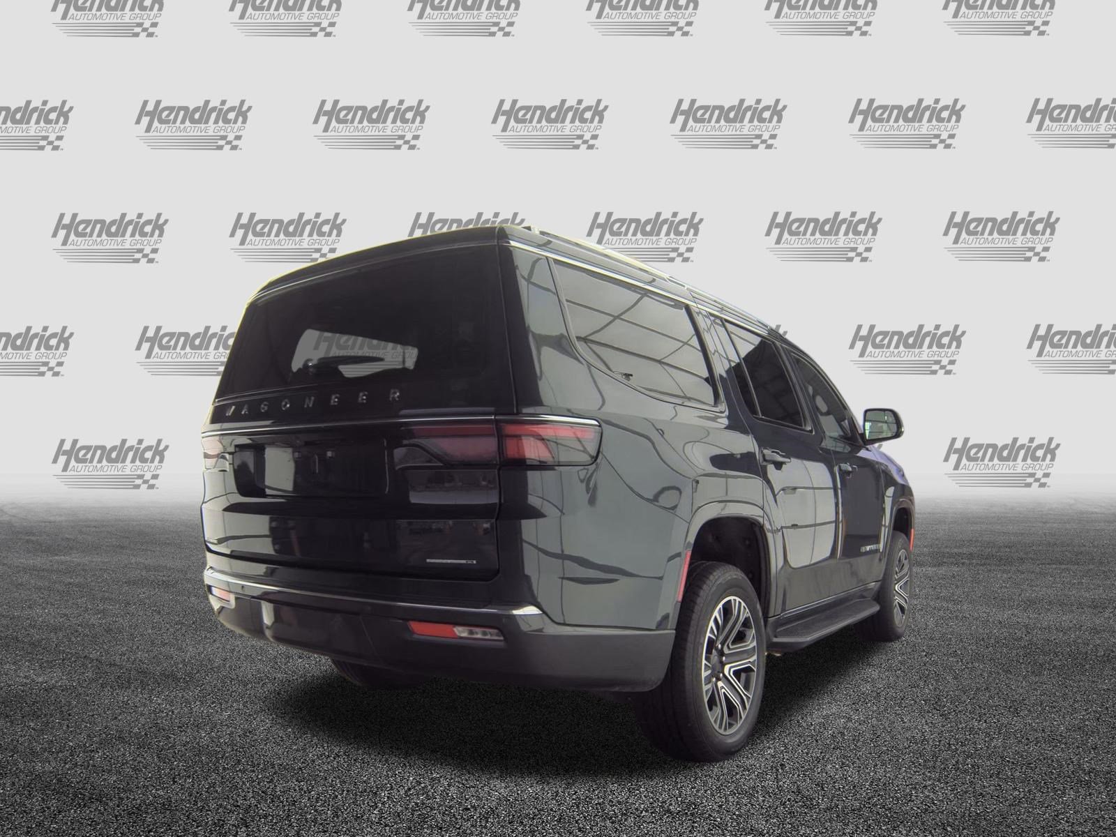 Used 2022 Jeep Wagoneer Series III w/ Flexible Seating Group image 6