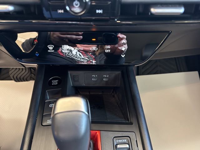 Used 2025 Nissan Kicks SR image 20