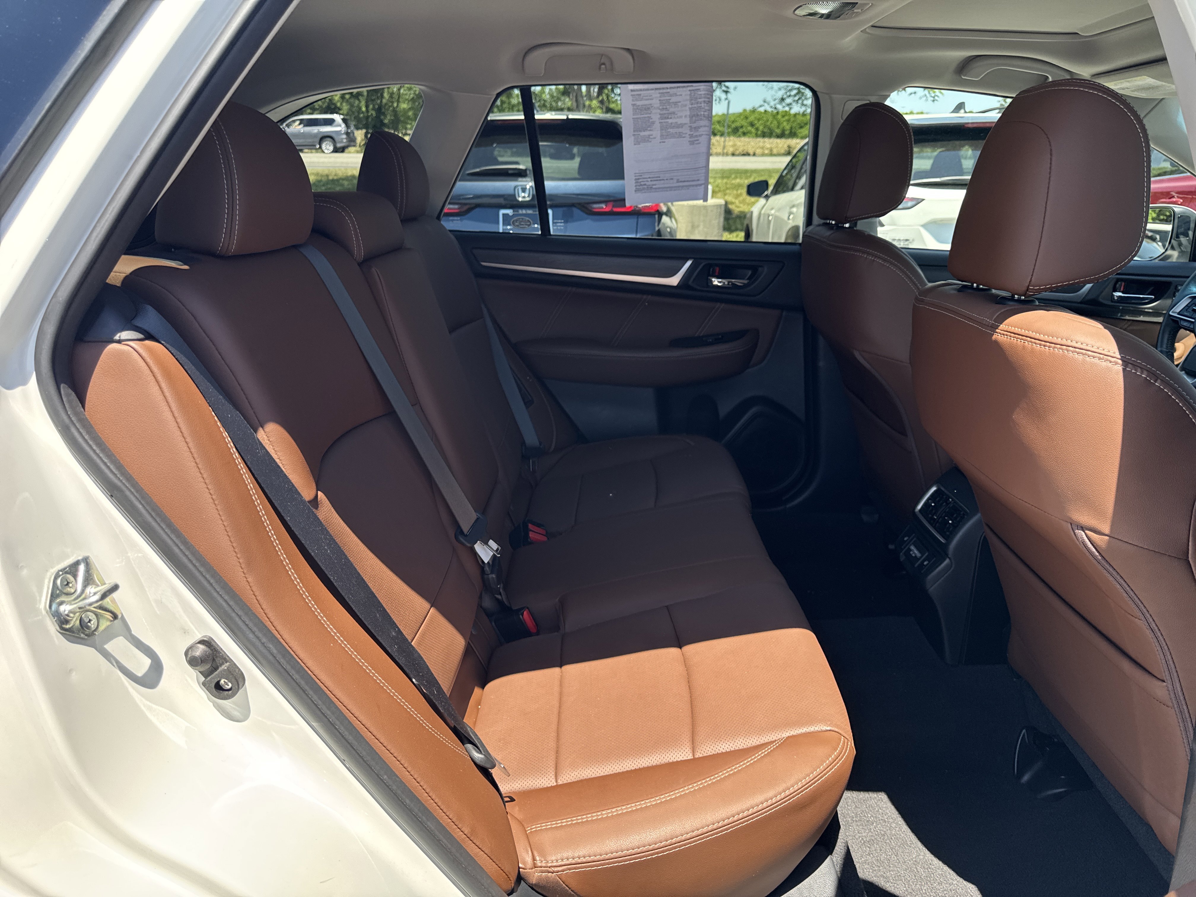 Used 2018 Subaru Outback 3.6R Touring AWD/4WD image 19