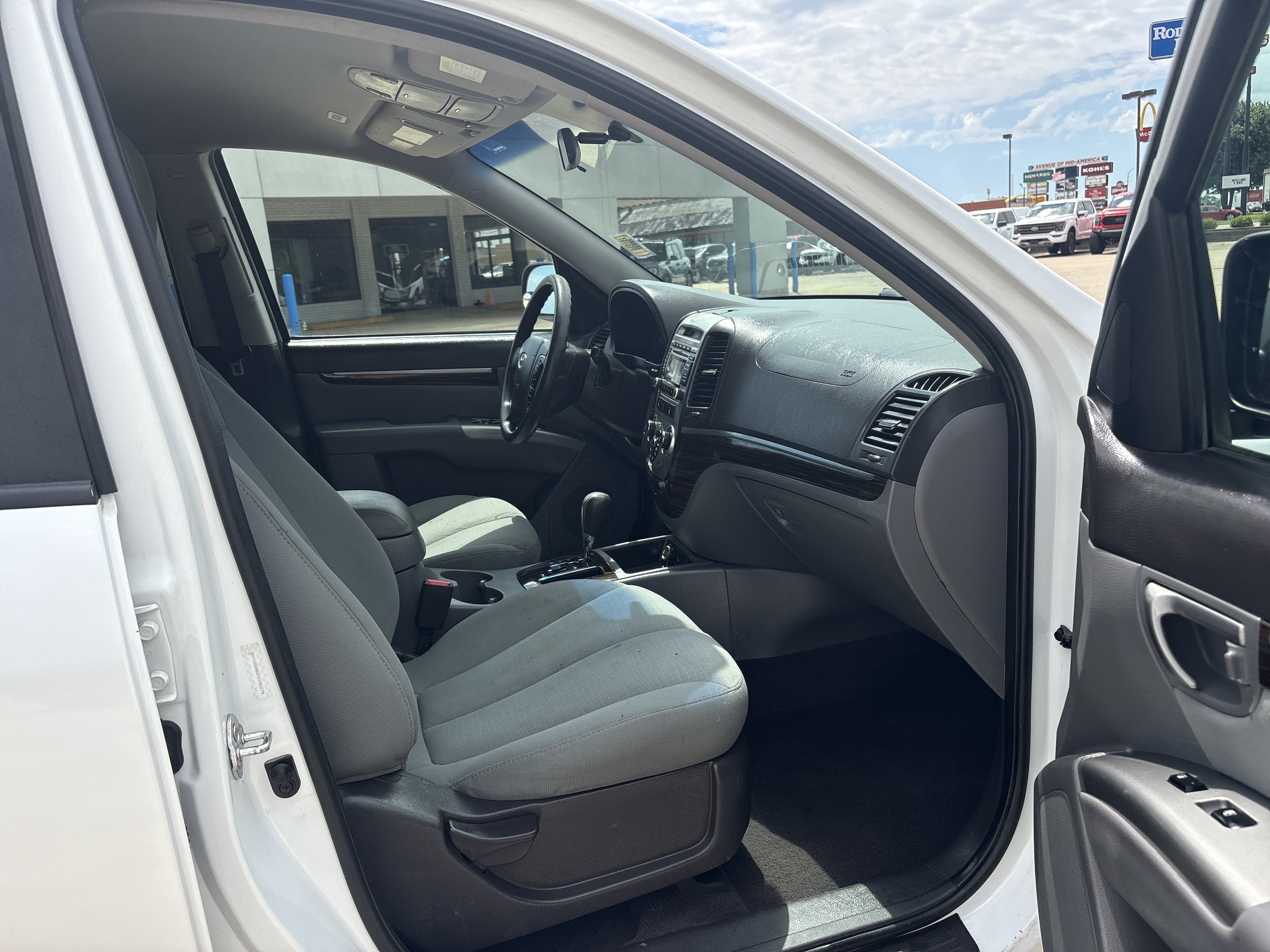 Used 2012 Hyundai Santa Fe GLS AWD/4WD image 8