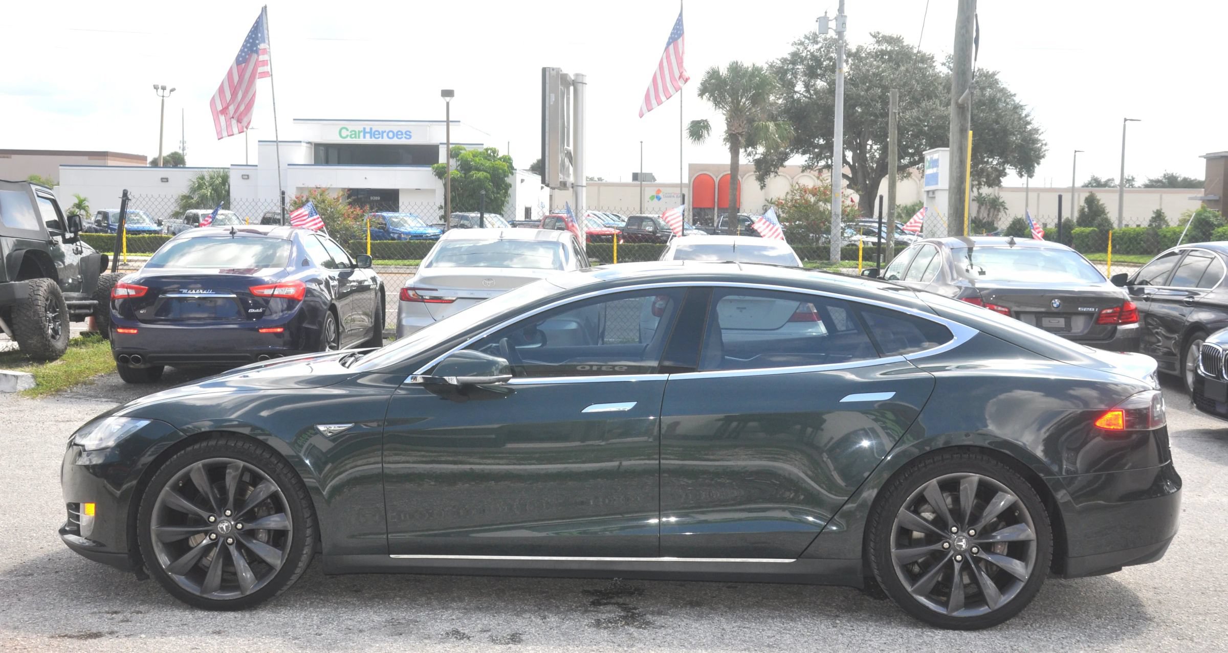 Used 2014 Tesla Model S 85 RWD image 2