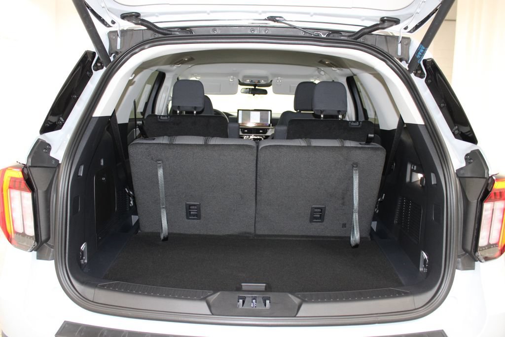 New 2026 Ford Explorer Active RWD image 27