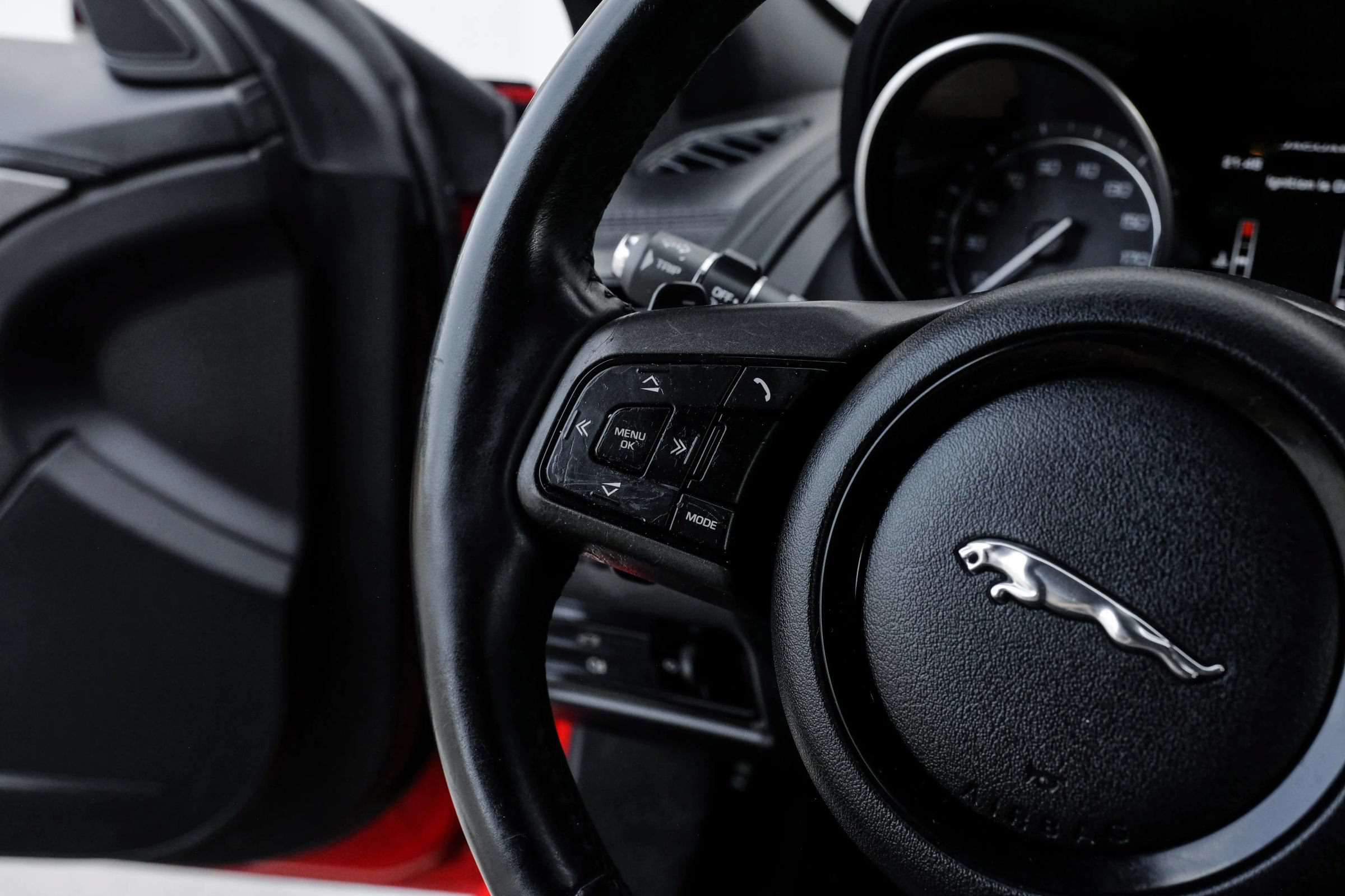 Used 2014 Jaguar F-TYPE Convertible RWD image 19