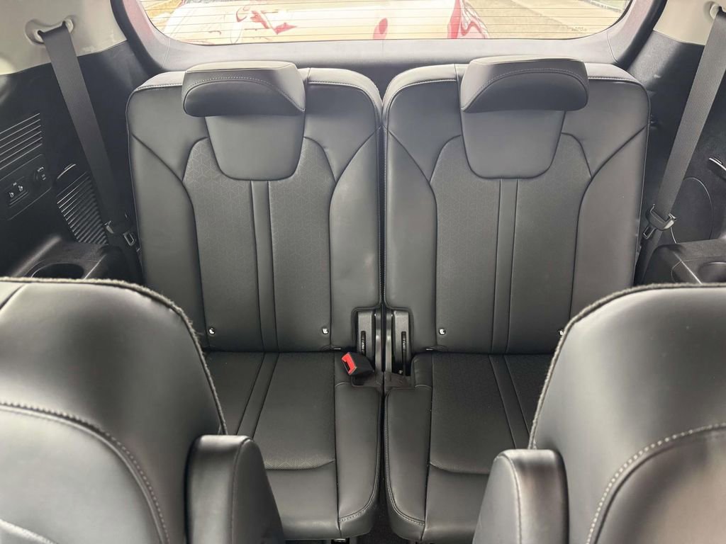 Used 2023 Kia Sorento EX image 11