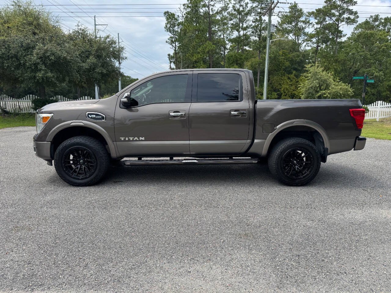Used 2017 Nissan Titan Platinum Reserve AWD/4WD image 3