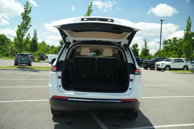 Used 2022 Jeep Grand Cherokee L Limited w/ Luxury Tech Group II AWD/4WD image 17