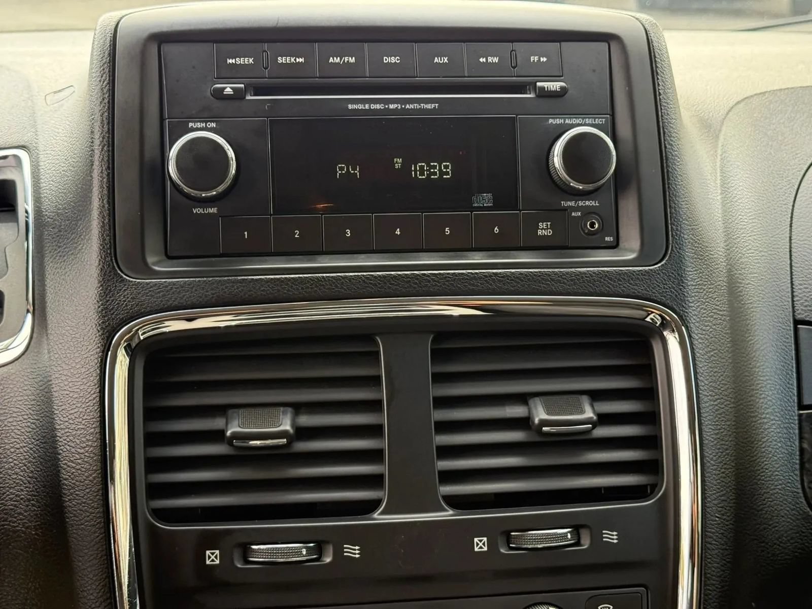 Used 2013 Dodge Grand Caravan SXT FWD image 20