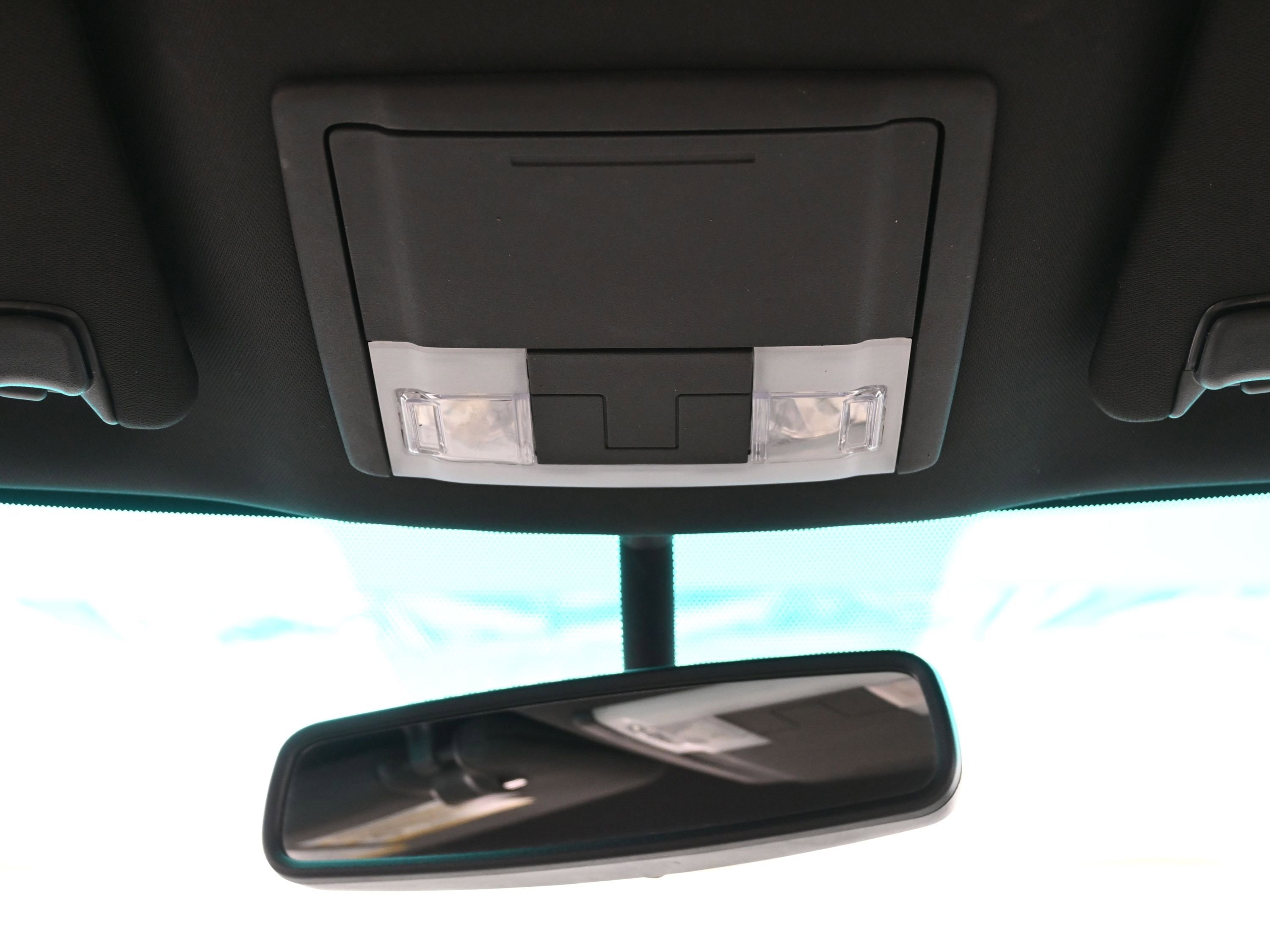 Used 2015 Ford Explorer XLT w/ Equipment Group 202A image 28