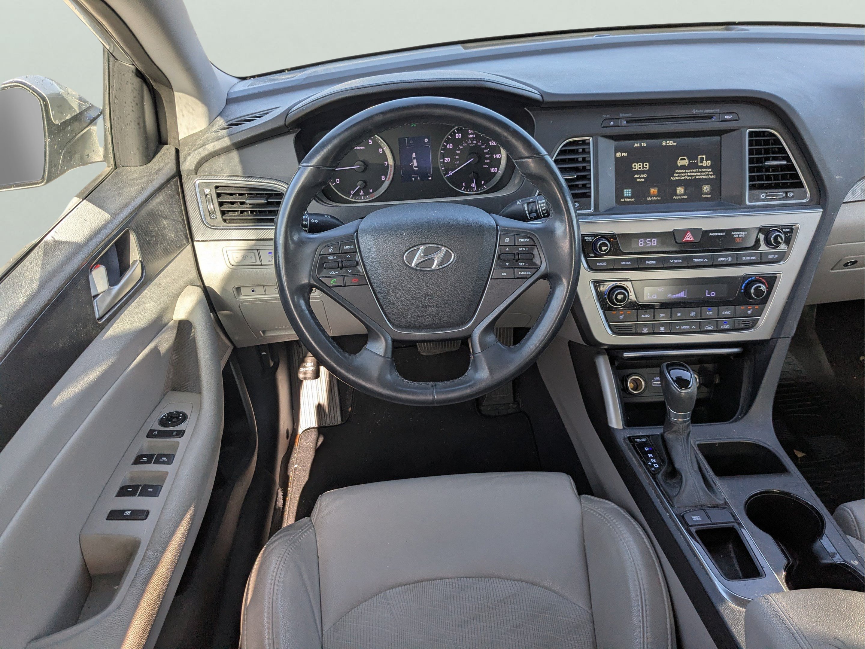 Used 2016 Hyundai Sonata Sport w/ Option Group 02 FWD image 11