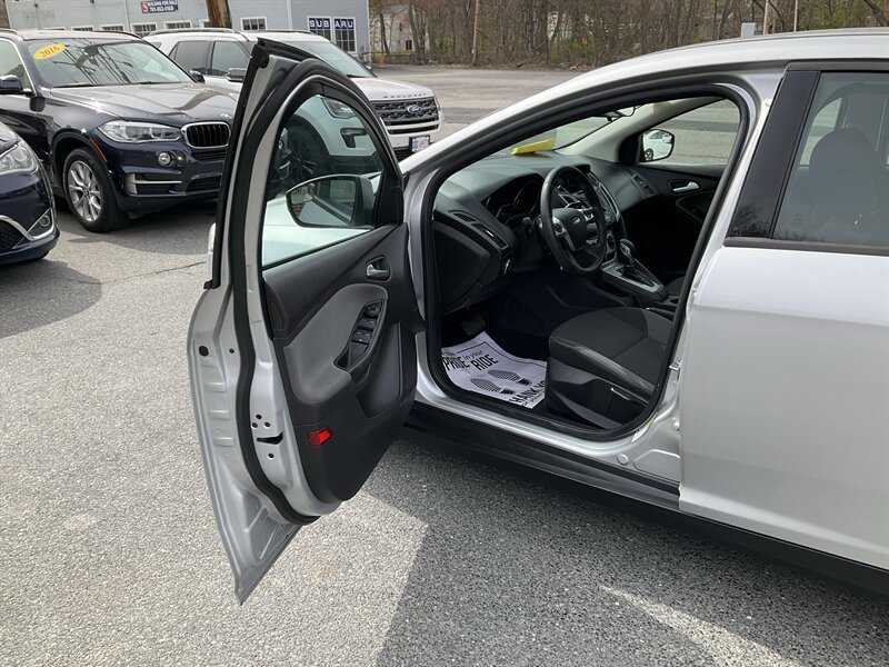 Used 2014 Ford Focus SE FWD image 20