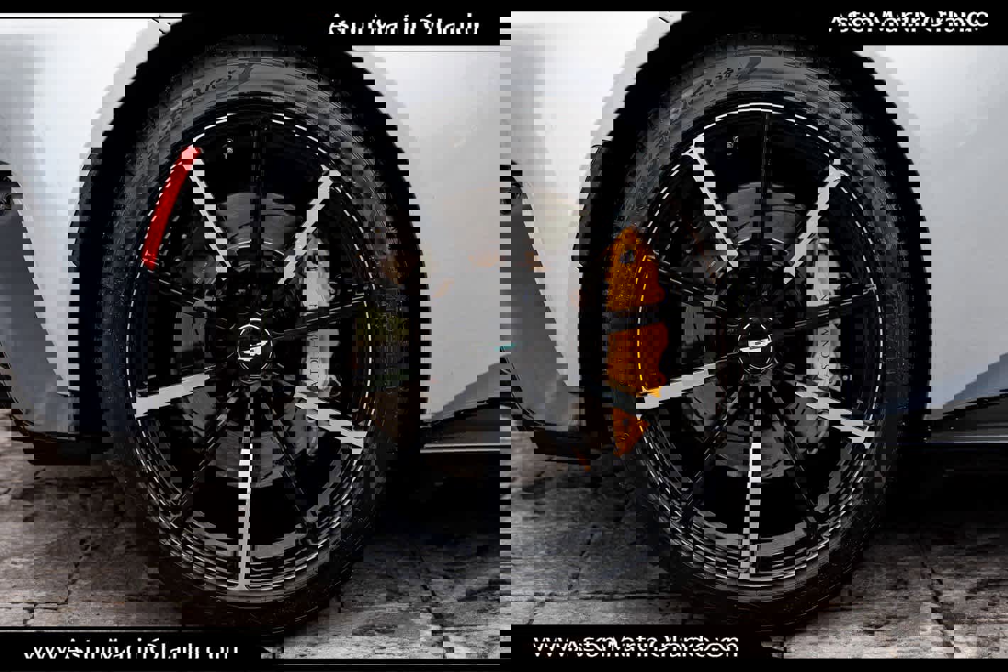 Used 2022 Aston Martin V8 Vantage Coupe image 20