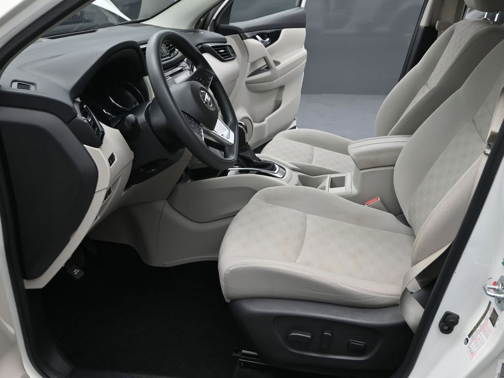 Used 2018 Nissan Rogue Sport SV image 15