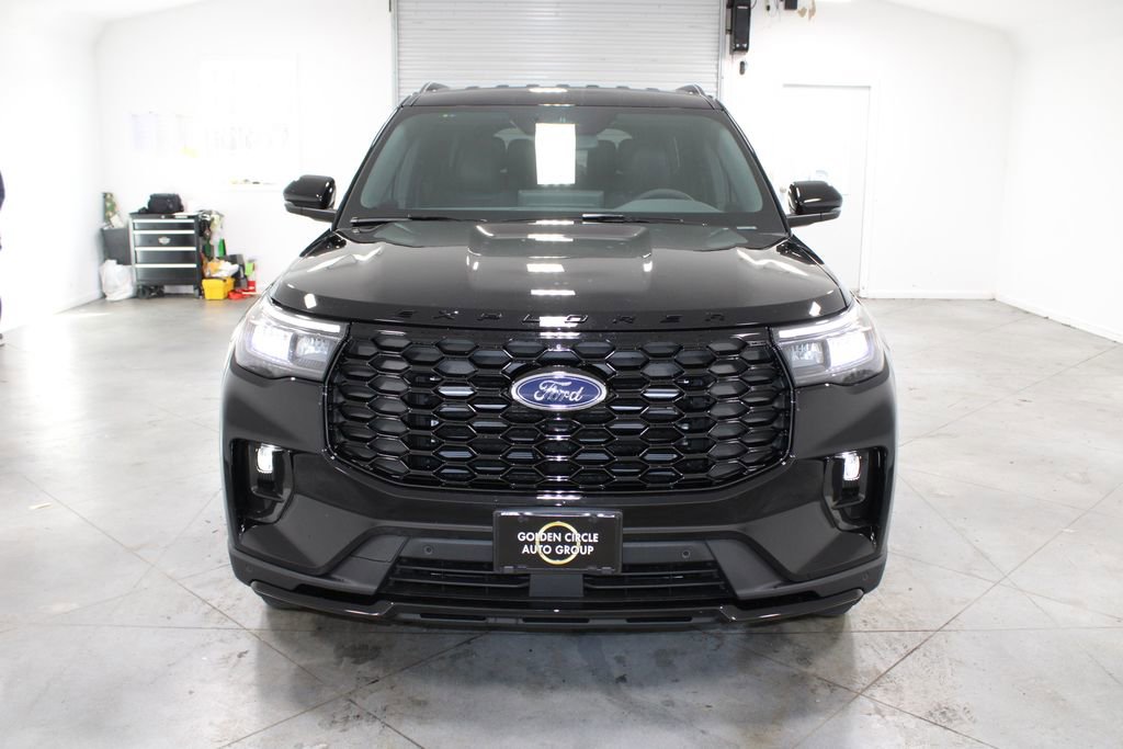 New 2026 Ford Explorer ST-Line image 2