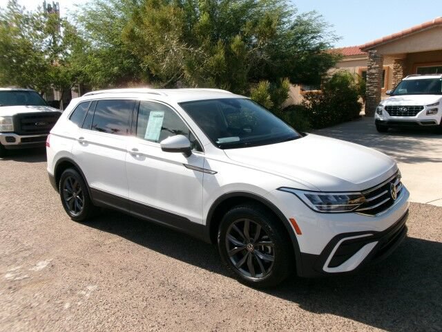 Used 2024 Volkswagen Tiguan Wolfsburg Edition AWD/4WD image 4