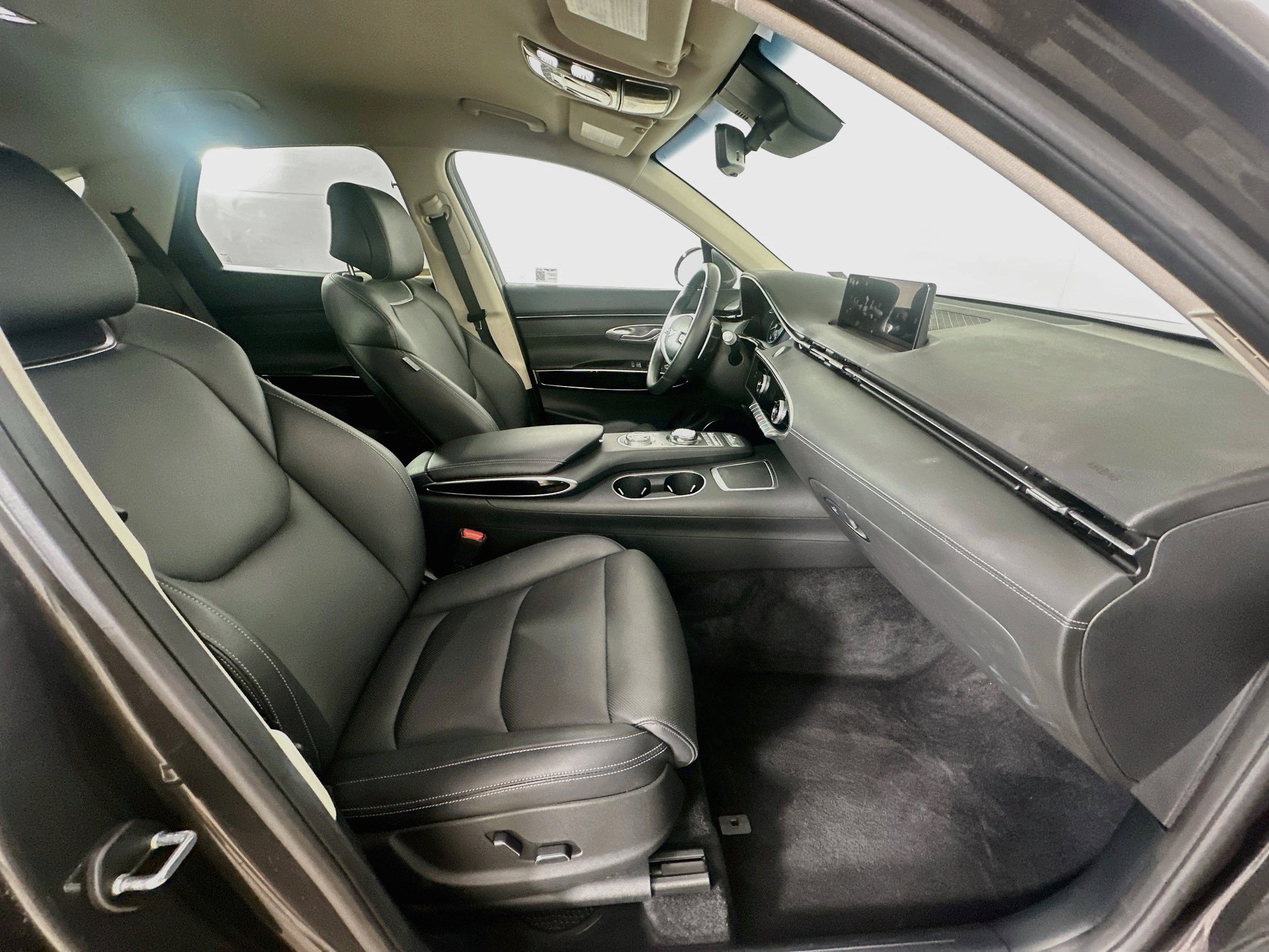 Used 2025 Genesis GV70 2.5T AWD/4WD image 31