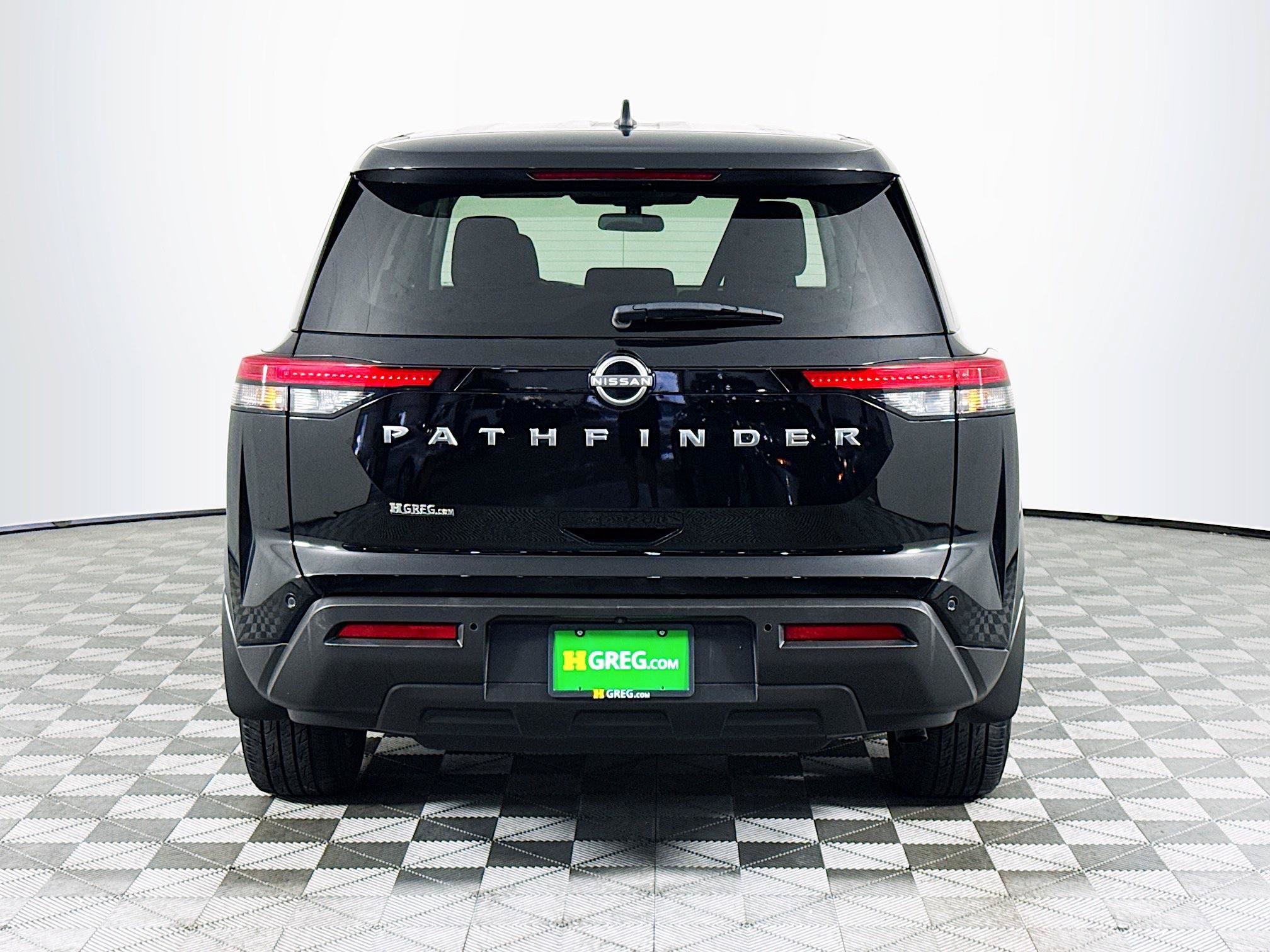 Used 2024 Nissan Pathfinder S FWD image 8
