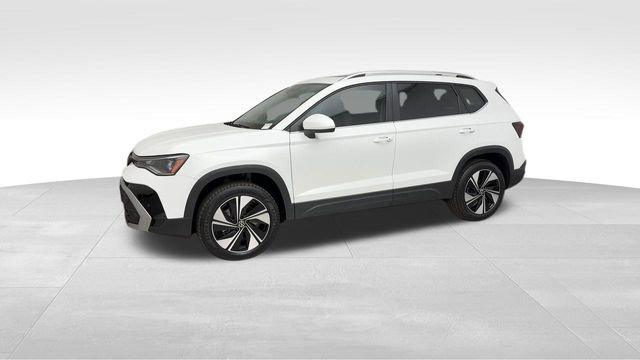 Used 2025 Volkswagen Taos SE image 7