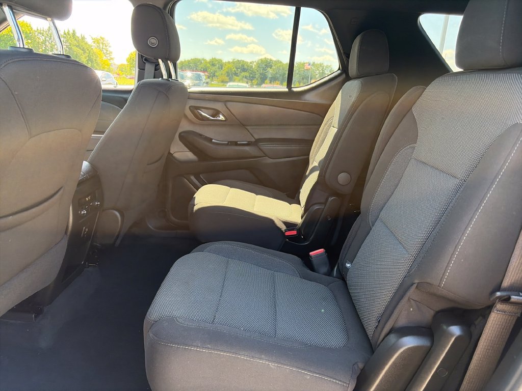 Used 2023 Chevrolet Traverse LT FWD image 27