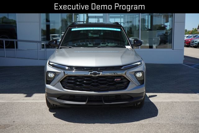 Used 2026 Chevrolet TrailBlazer RS w/ Convenience Package AWD/4WD image 3
