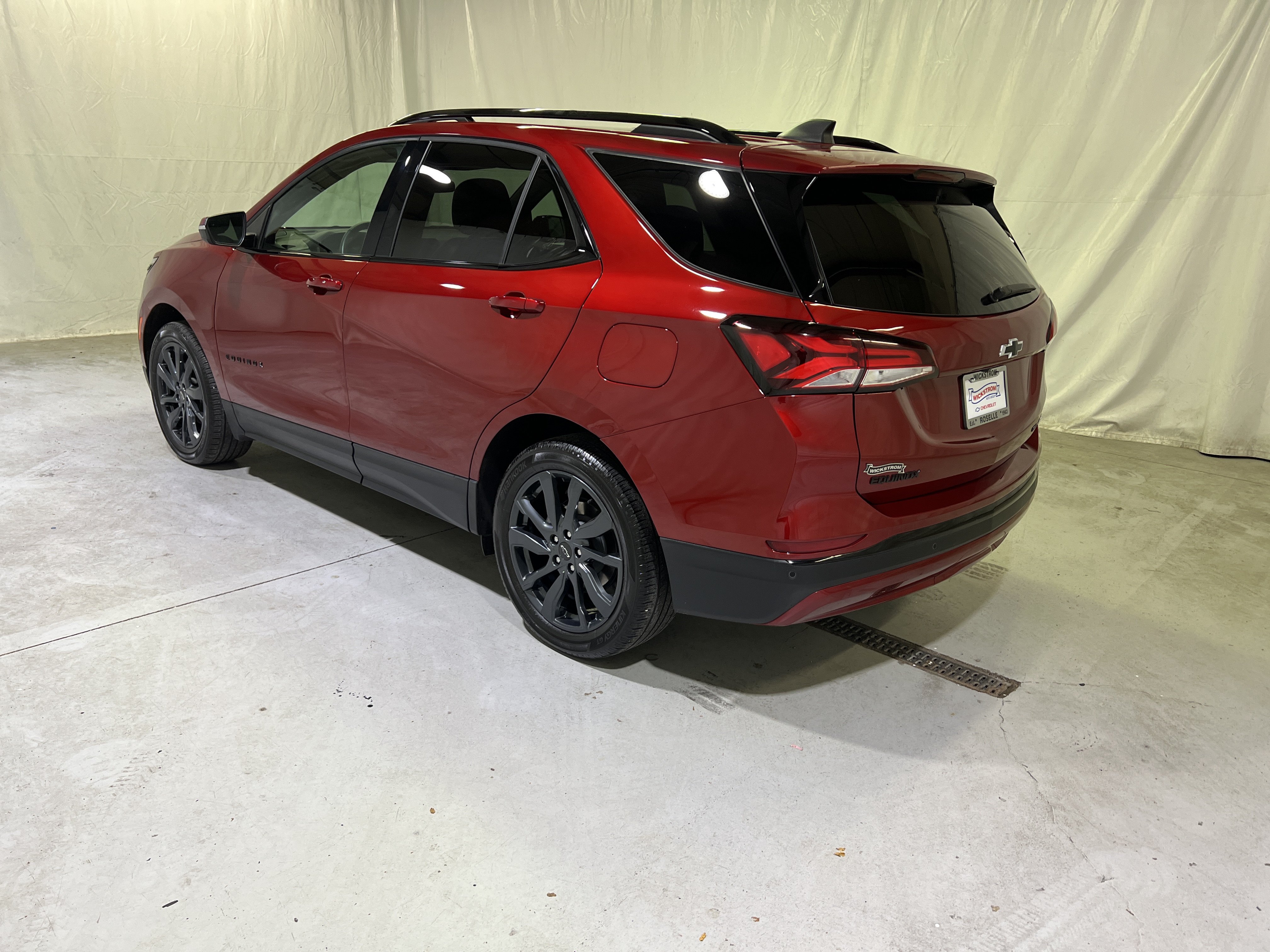 Certified 2024 Chevrolet Equinox RS w/ RS Leather Package AWD/4WD image 8