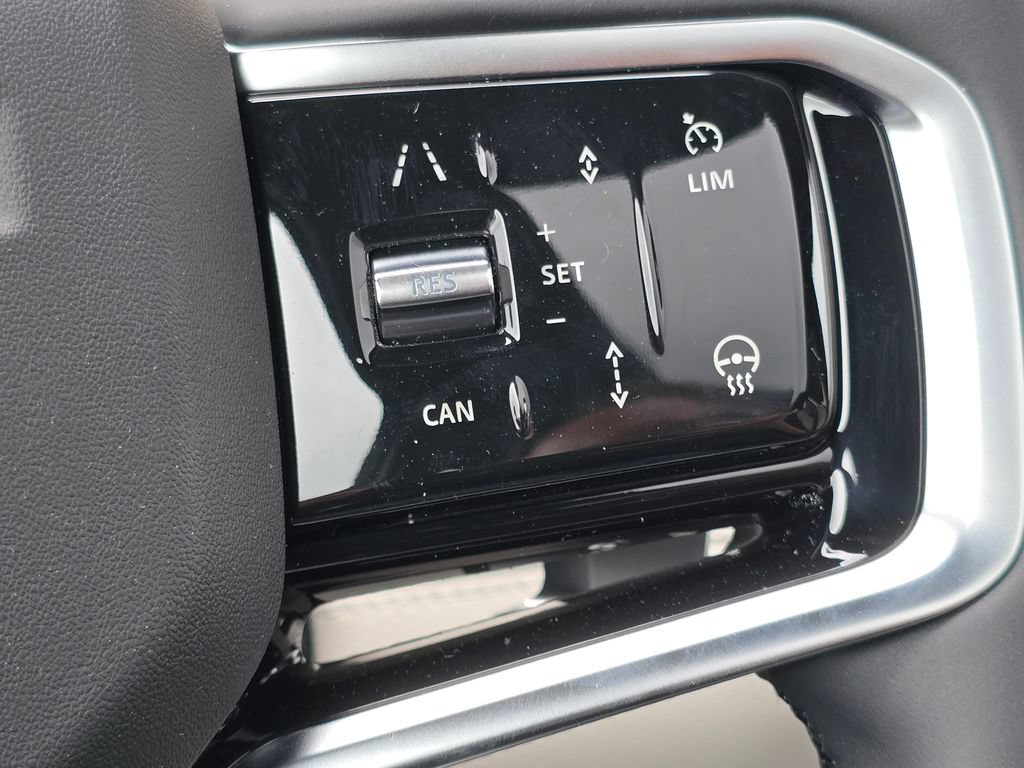 New 2025 Land Rover Discovery Sport Dynamic SE AWD/4WD image 13
