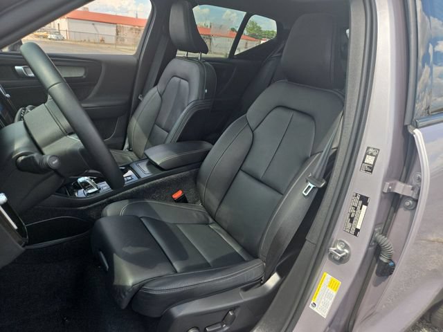 Used 2026 Volvo XC40 B5 Plus AWD/4WD image 11