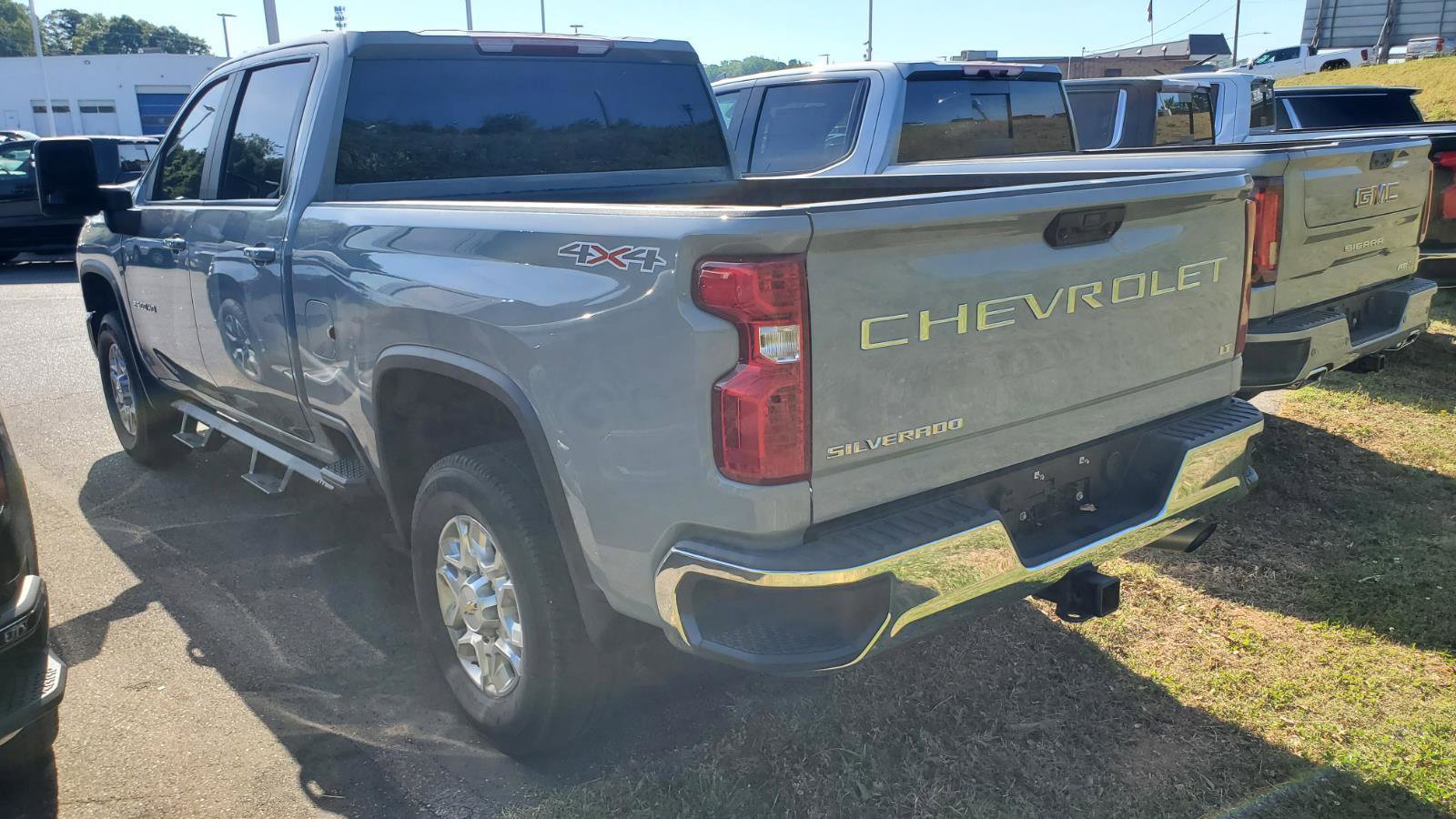Used 2024 Chevrolet Silverado 2500 LT AWD/4WD image 8