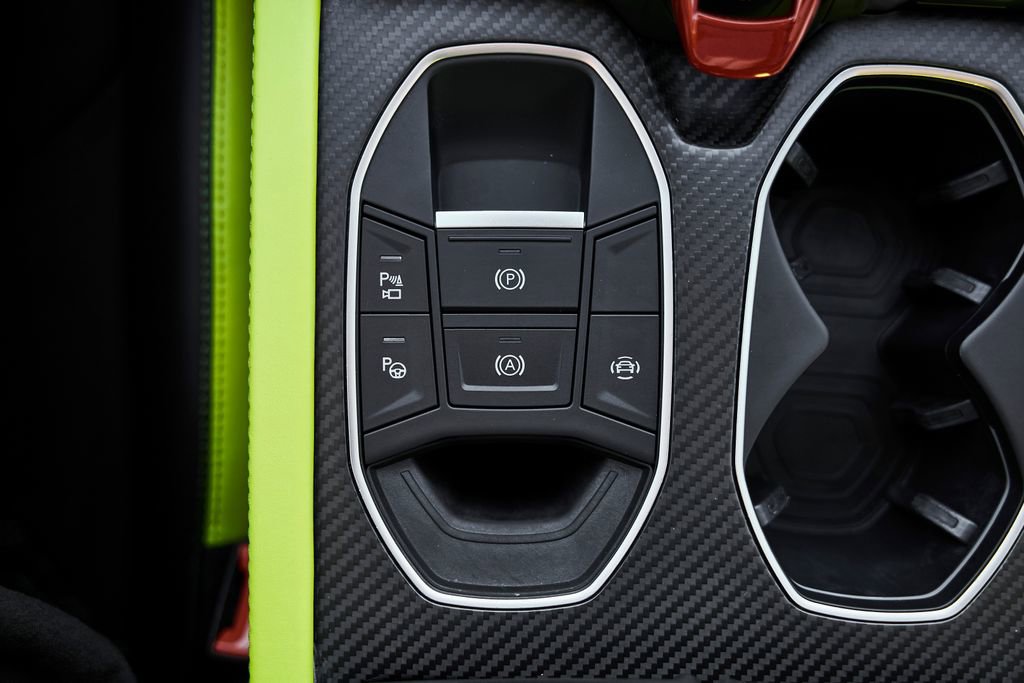 Used 2022 Lamborghini Urus AWD/4WD image 68
