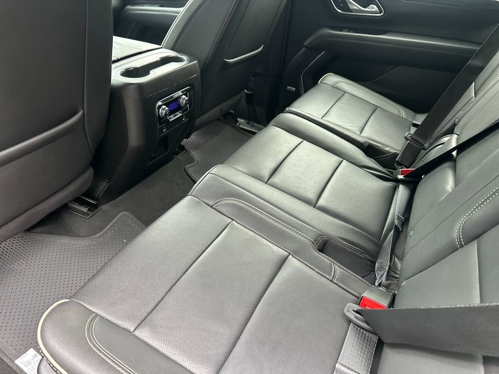 Used 2024 GMC Yukon SLT image 11