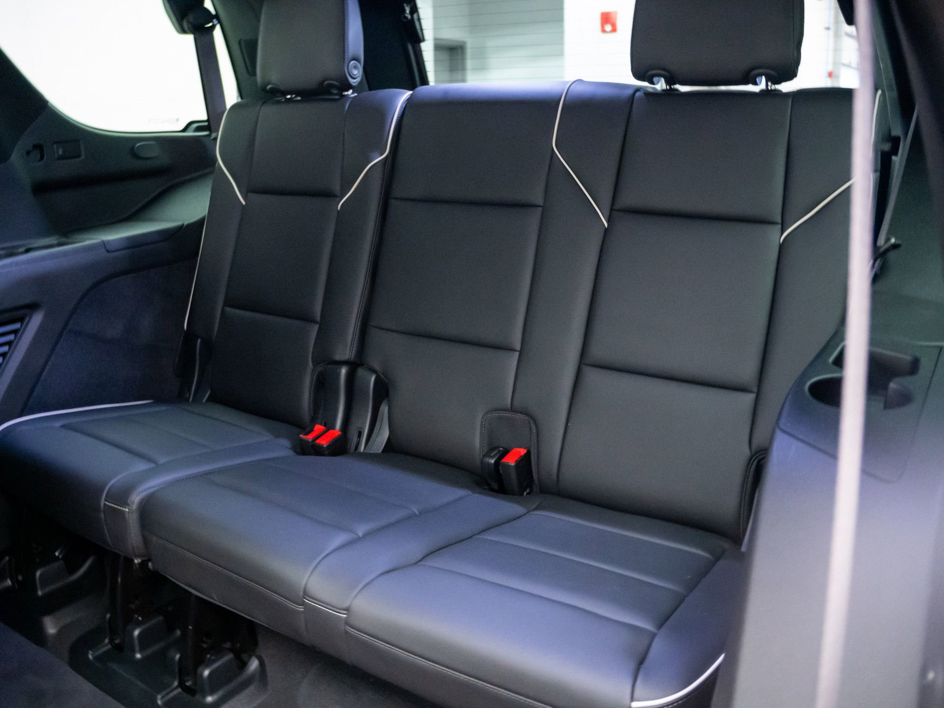 Certified 2021 Cadillac Escalade Premium Luxury AWD/4WD image 24