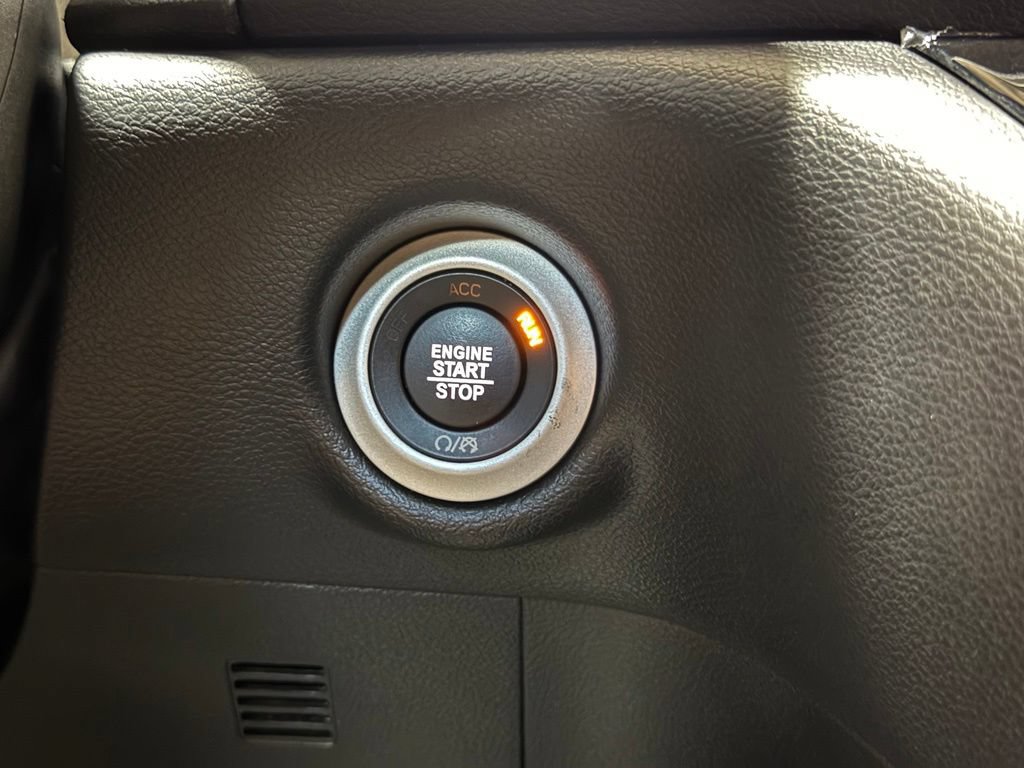 Used 2026 Chrysler Pacifica Select FWD image 18