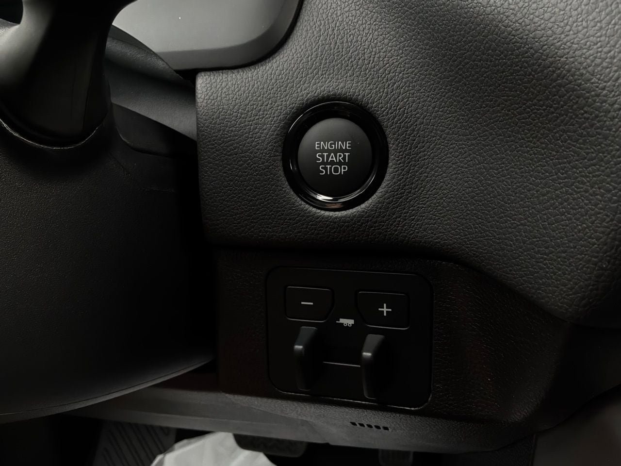 New 2026 Toyota Tundra Limited AWD/4WD image 25