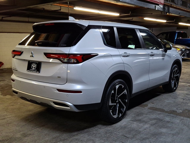 Used 2024 Mitsubishi Outlander SE AWD/4WD image 6