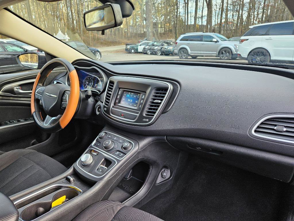 Used 2015 Chrysler 200 Limited image 36