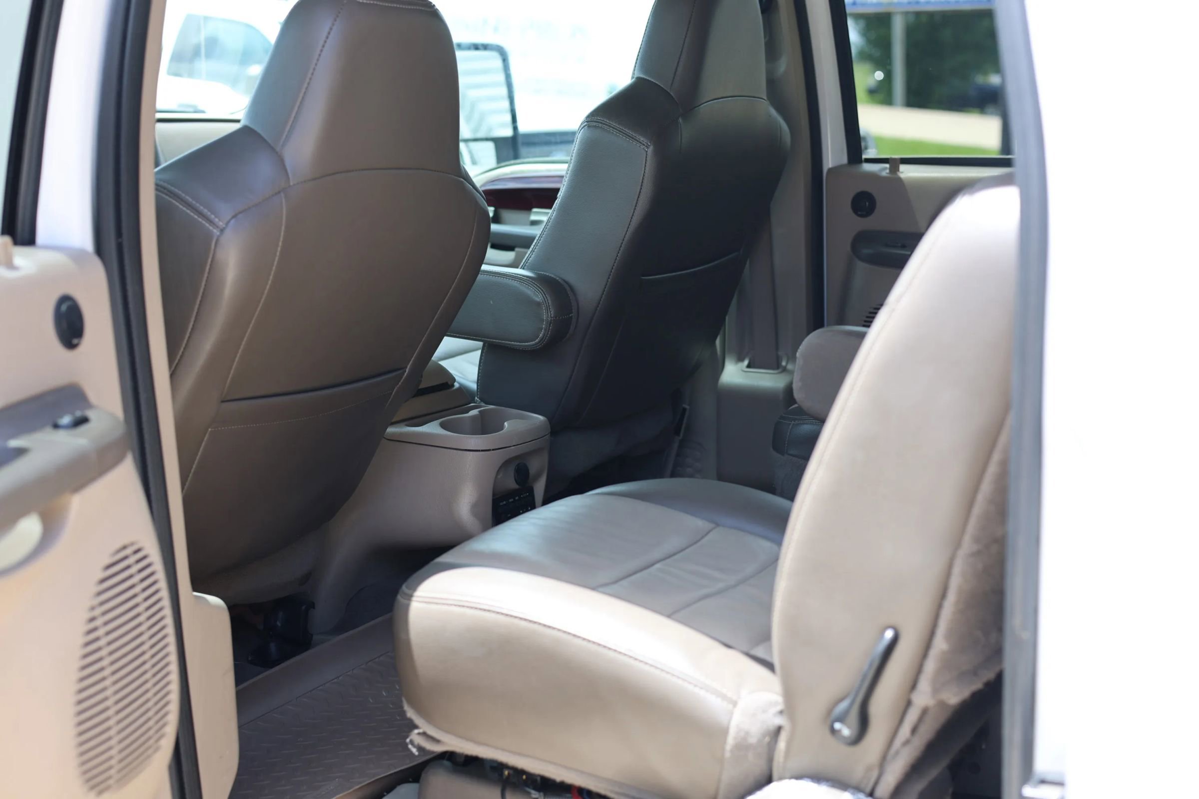 Used 2004 Ford Excursion Eddie Bauer AWD/4WD image 18