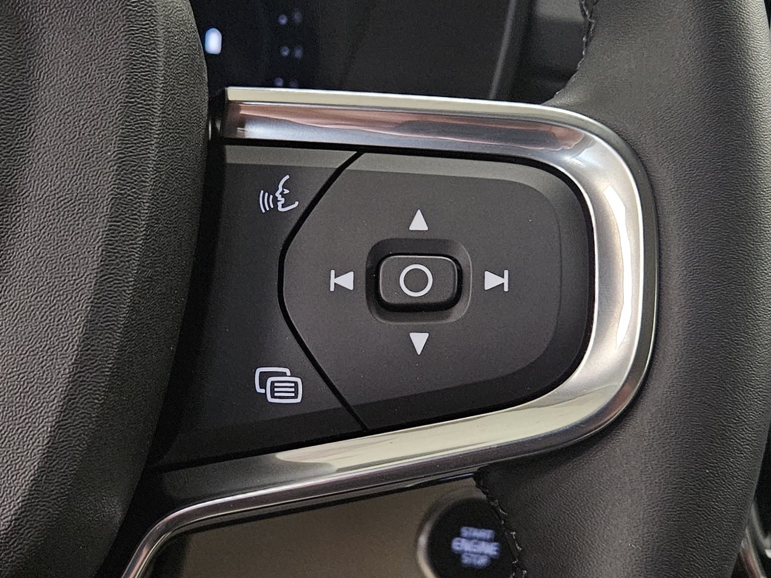New 2026 Volvo XC40 B5 Ultra w/ Climate Package AWD/4WD image 39