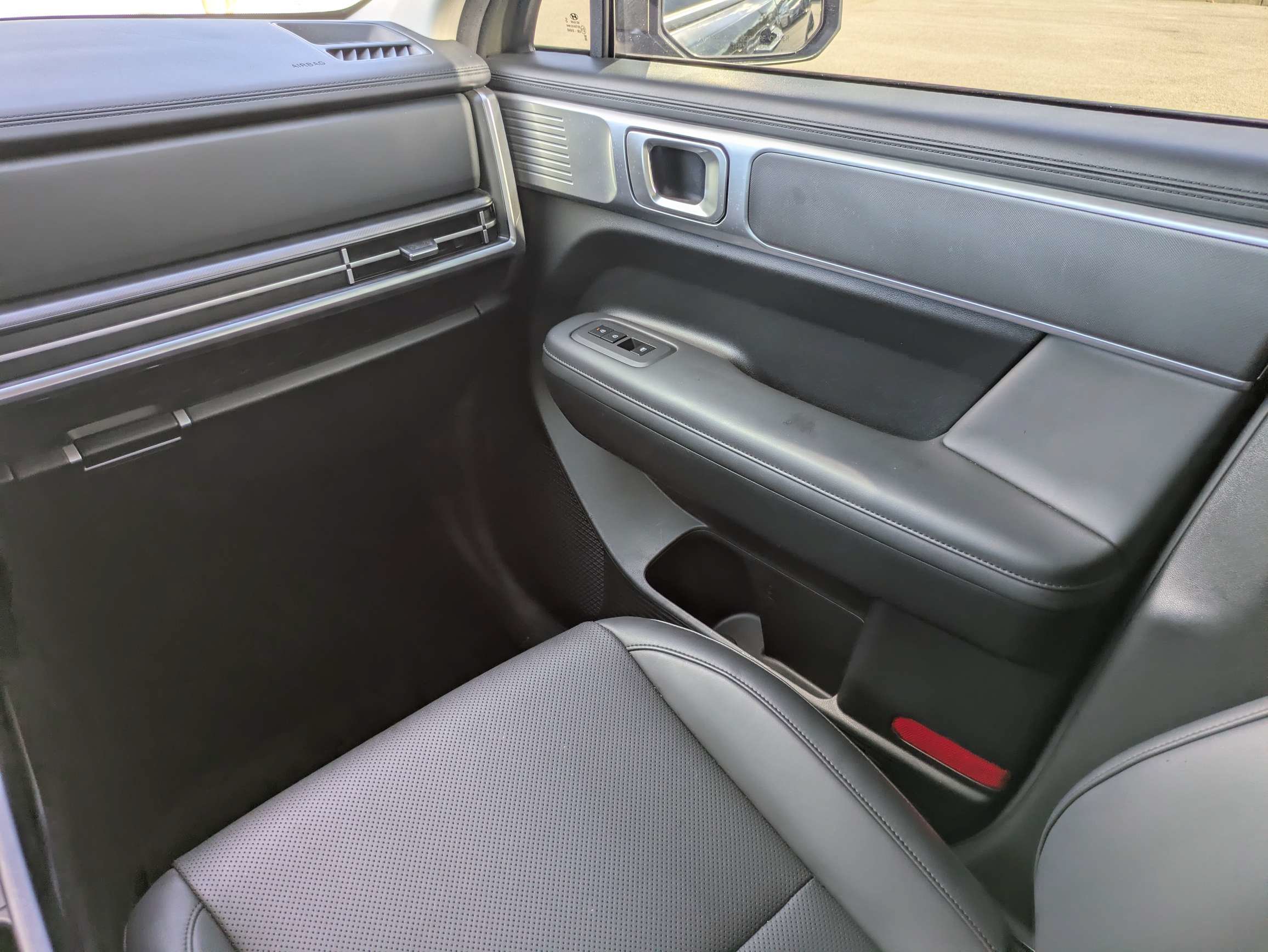 Used 2024 Hyundai Santa Fe SEL FWD image 17