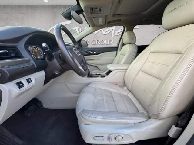 Used 2018 GMC Acadia Denali w/ Technology Package FWD image 19