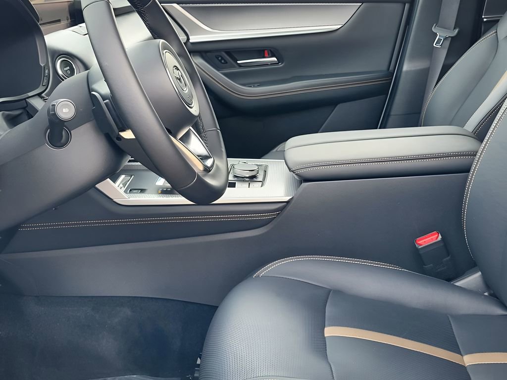 Used 2025 MAZDA CX-70 Plug-In Hybrid w/ Premium Plus image 23