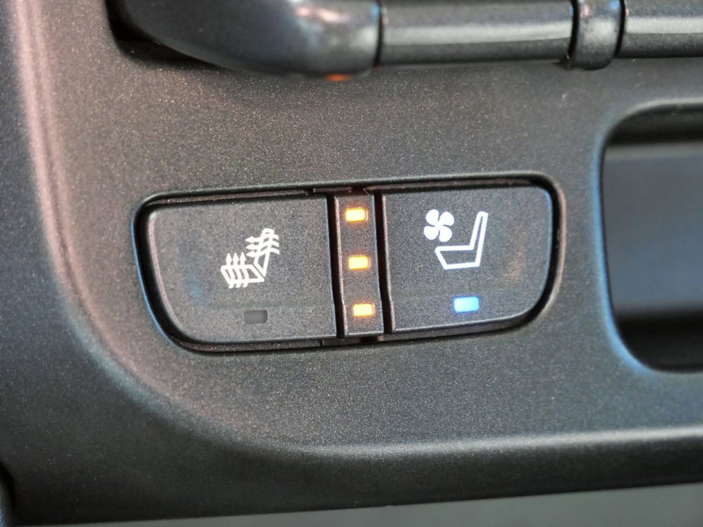 Used 2022 GMC Canyon Denali w/ Denali Black Edition Package image 46