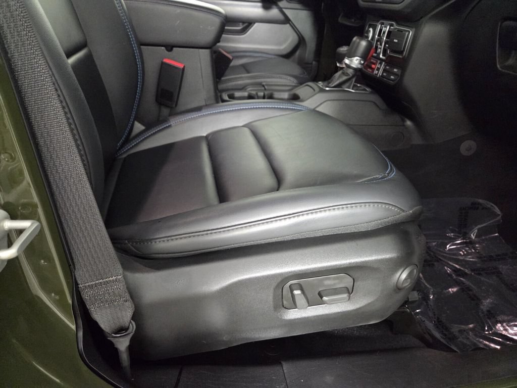 Used 2024 Jeep Wrangler Unlimited Rubicon 4xe AWD/4WD image 47