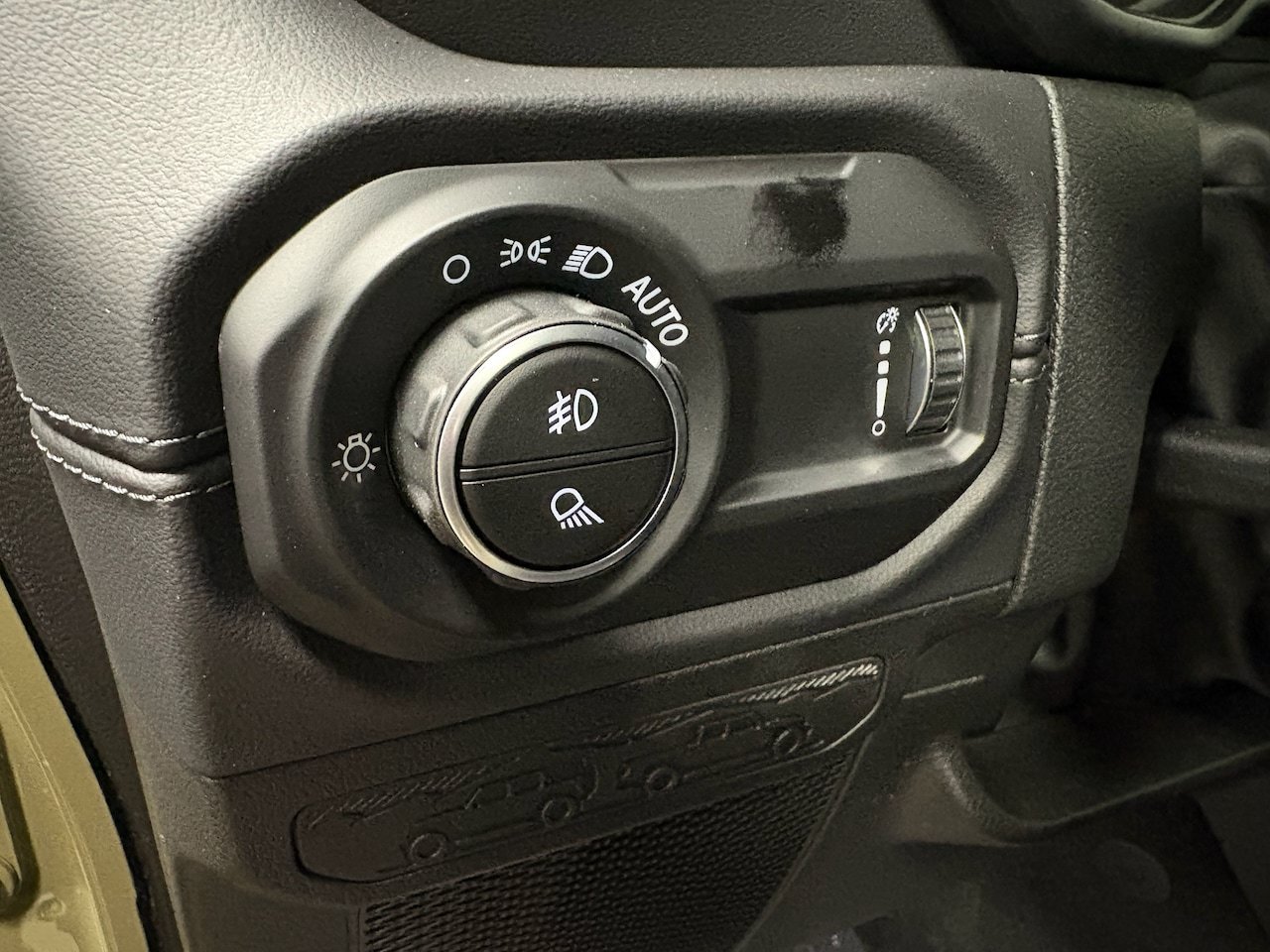 New 2026 Jeep Gladiator Willys AWD/4WD image 13
