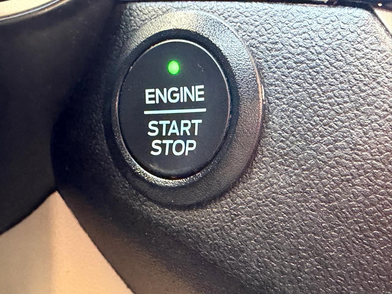 Used 2021 Ford Escape SE FWD image 25