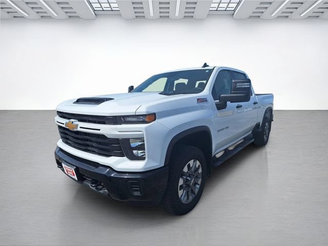 Used 2025 Chevrolet Silverado 2500 Custom w/ Custom Value Package AWD/4WD image 8