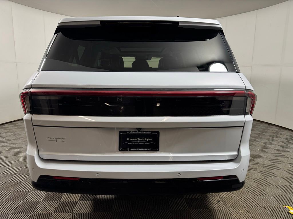 Certified 2025 Lincoln Navigator L Black Label AWD/4WD image 4