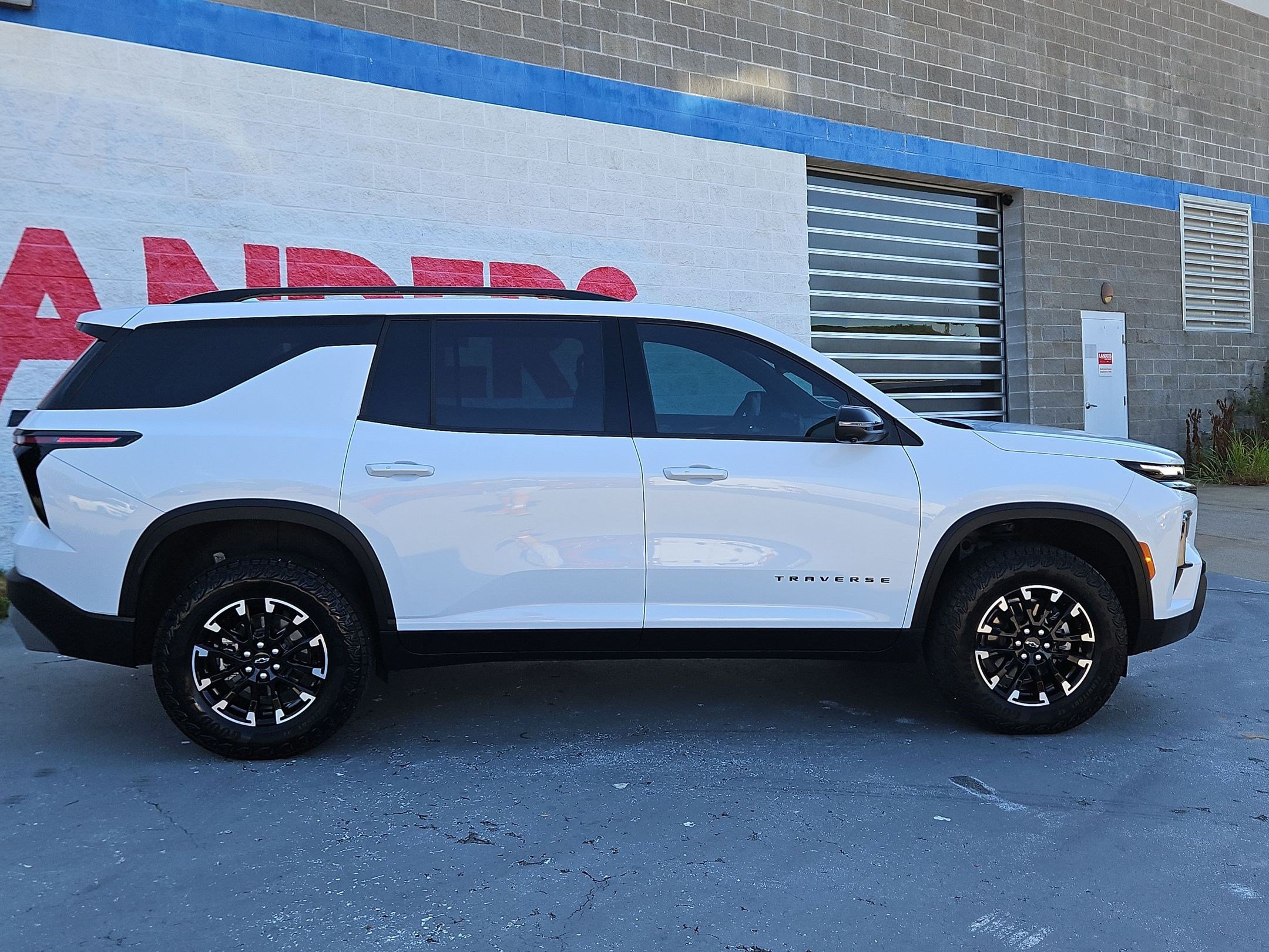 Used 2026 Chevrolet Traverse Z71 w/ Driver Confidence Package AWD/4WD image 8