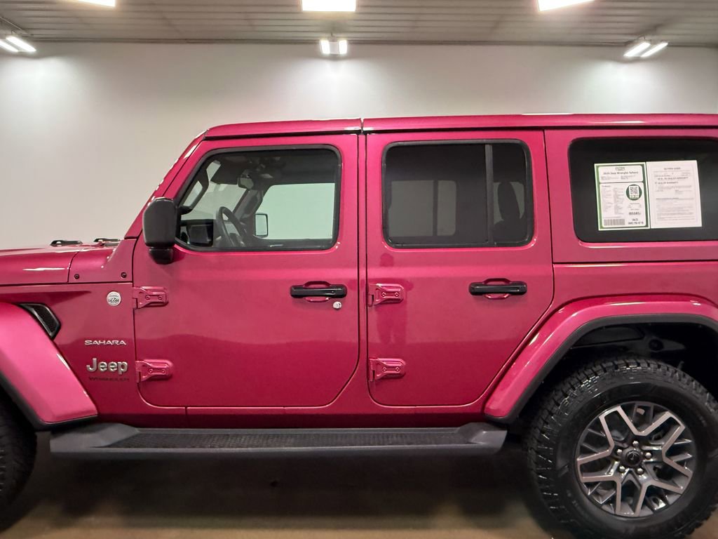 Used 2024 Jeep Wrangler Unlimited Sahara w/ Technology Group AWD/4WD image 37